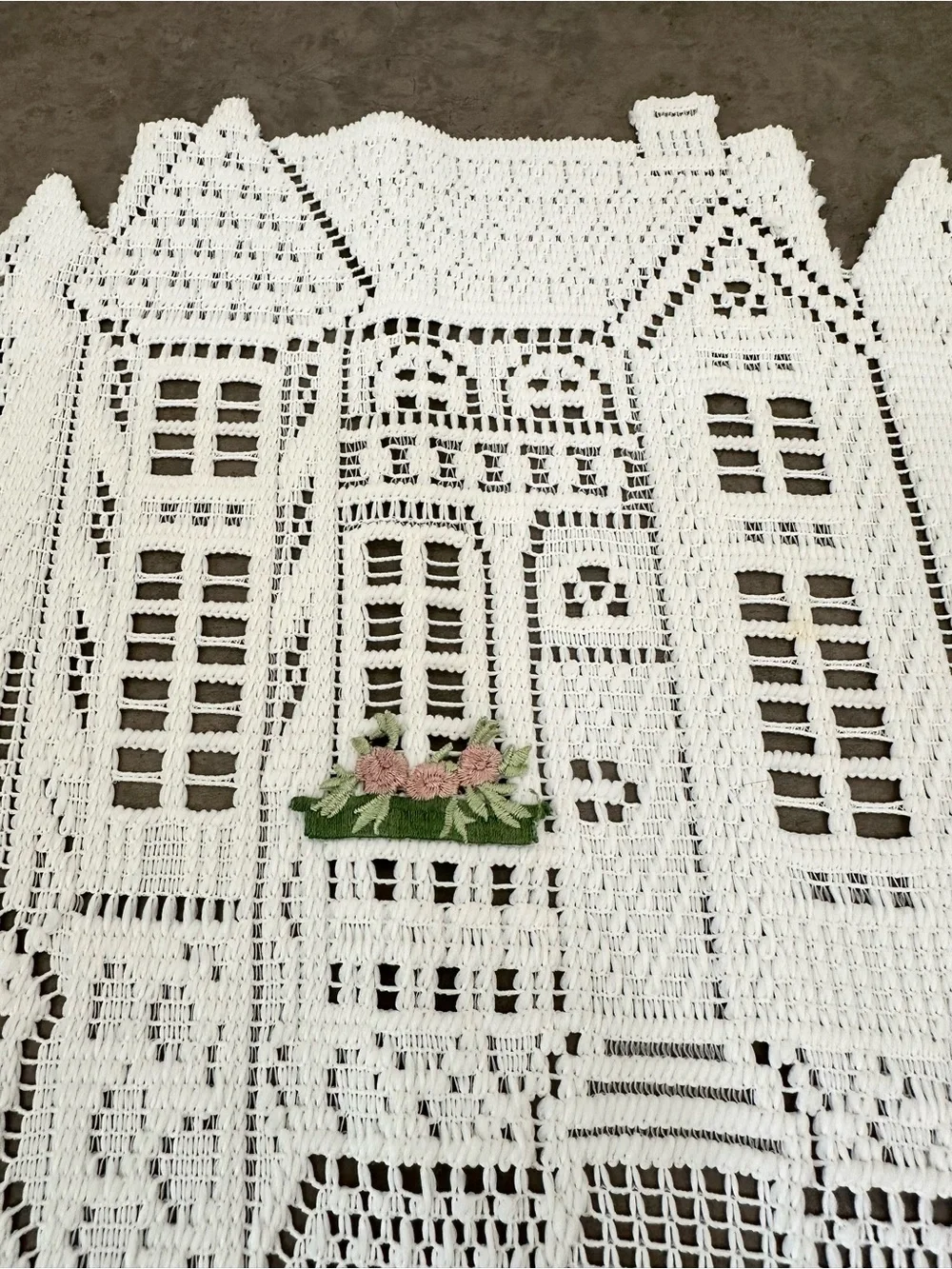 White Crochet Lace Table Runner with Village Cityscape House Motif Flowers 33”